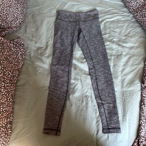 Lululemon Wool Like Wunder Unders Size 6